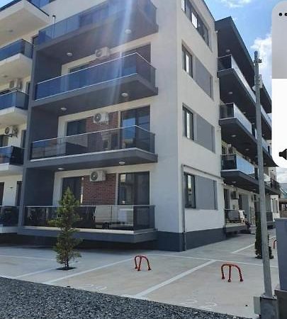 Apartament Mivali Lejlighed Năvodari Eksteriør billede