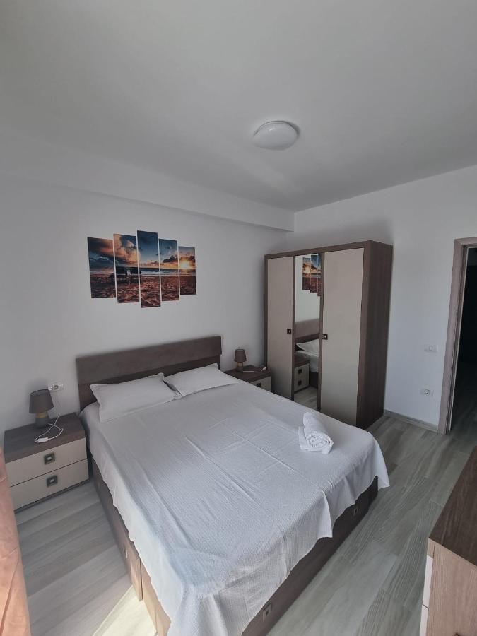 Apartament Mivali Lejlighed Năvodari Eksteriør billede